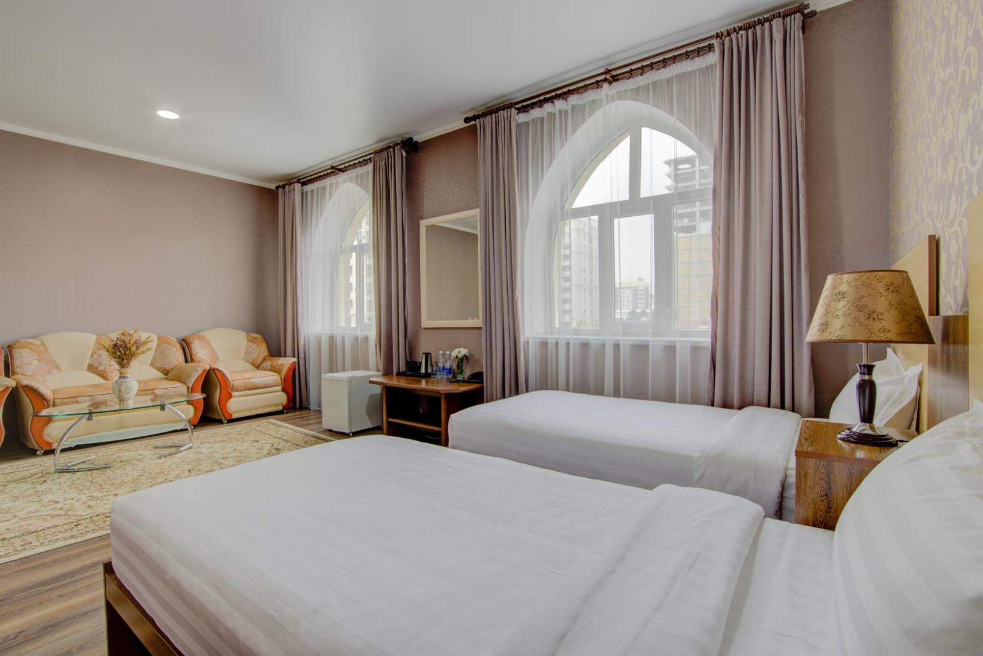Shah Palace Hotel Bisjkek Eksteriør billede