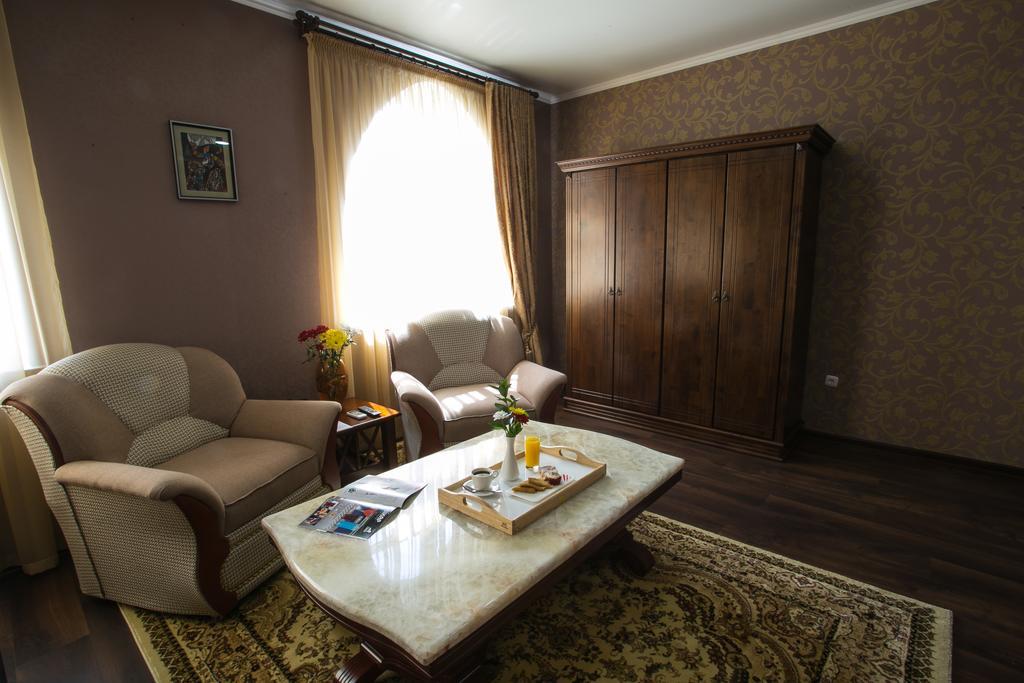 Shah Palace Hotel Bisjkek Værelse billede
